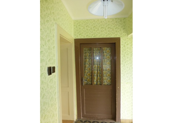 Vidiecky dom s veľkým pozemkom v peknom prostredí.