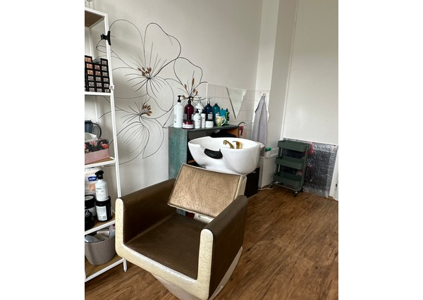 Plne vybavený kadernícky priestor - podnájom – Račianska ul.