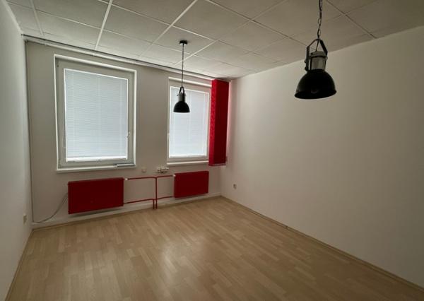 Kancelárske priestory na prenájom - od 15 m2, Bajkalská ul.