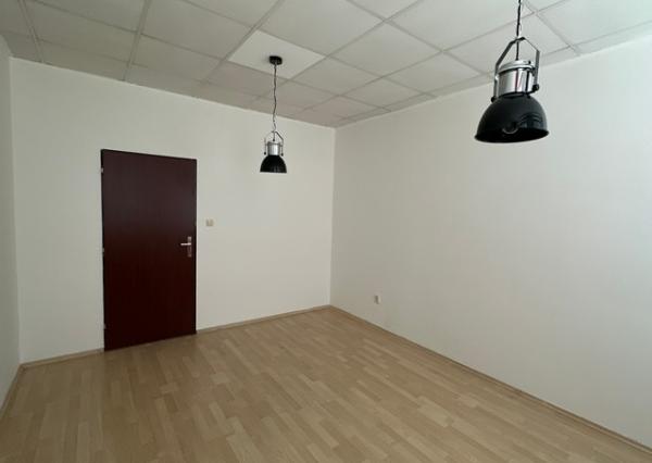 Kancelárske priestory na prenájom - od 15 m2, Bajkalská ul.