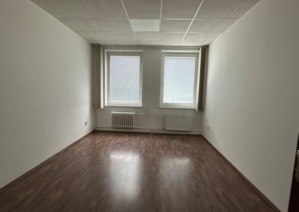 Kancelárske priestory na prenájom - od 15 m2, Bajkalská ul.