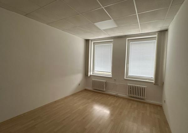 Kancelárske priestory na prenájom - od 15 m2, Bajkalská ul.