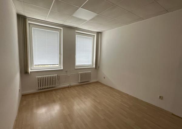 Kancelárske priestory na prenájom - od 15 m2, Bajkalská ul.