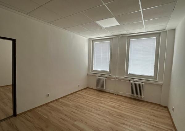 Kancelárske priestory na prenájom - od 15 m2, Bajkalská ul.