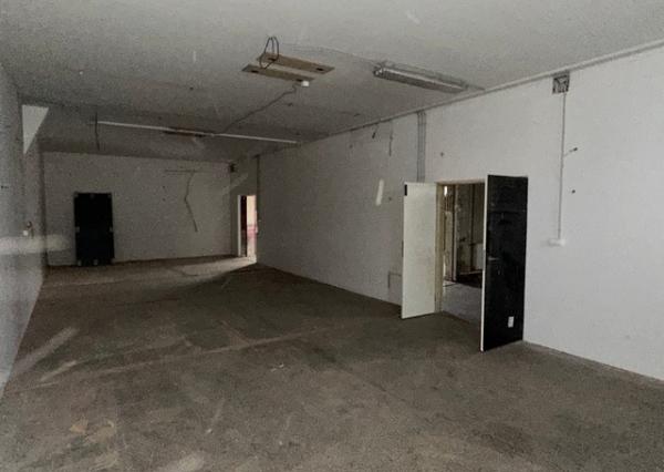 Skladovo-výrobný priestor na prenájom - 544 m2, Nádražná ul.