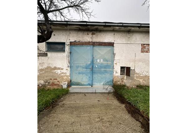 Skladovo-výrobný priestor na prenájom - 544 m2, Nádražná ul.