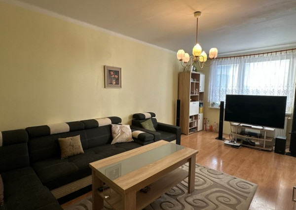 Priestranný 4-izbový byt s lodžiou – 105,6 m², Športová ul.