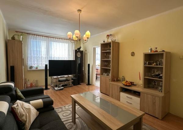 Priestranný 4-izbový byt s lodžiou – 105,6 m², Športová ul.