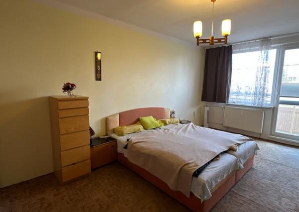 Priestranný 4-izbový byt s lodžiou – 105,6 m², Športová ul.