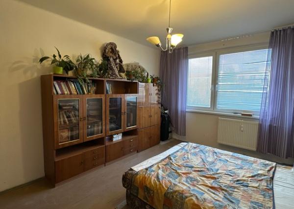 Priestranný 4-izbový byt s lodžiou – 105,6 m², Športová ul.