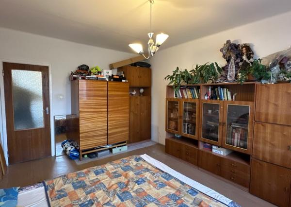 Priestranný 4-izbový byt s lodžiou – 105,6 m², Športová ul.