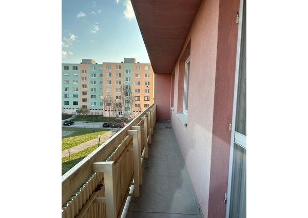 Priestranný 4-izbový byt s lodžiou – 105,6 m², Športová ul.