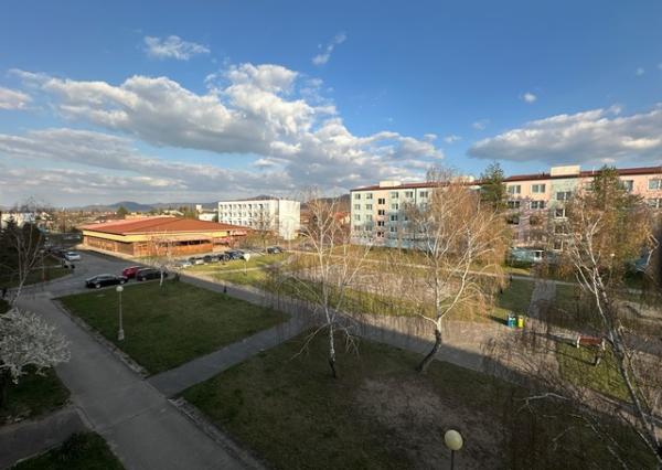 Priestranný 4-izbový byt s lodžiou – 105,6 m², Športová ul.