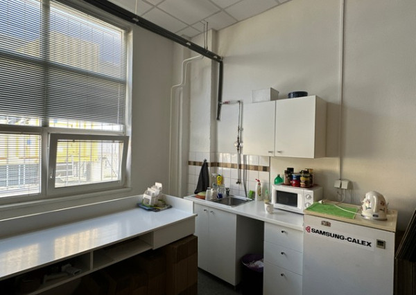 Vykurovaný sklad na prenájom - 145 m2, Račianska ul.