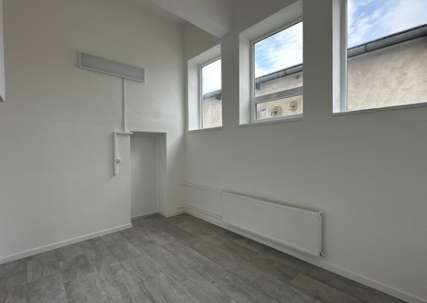 Skladovo prevádzkový priestor na prenájom - 166 m2, Odborárska ul.