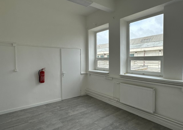 Skladovo prevádzkový priestor na prenájom - 166 m2, Odborárska ul.