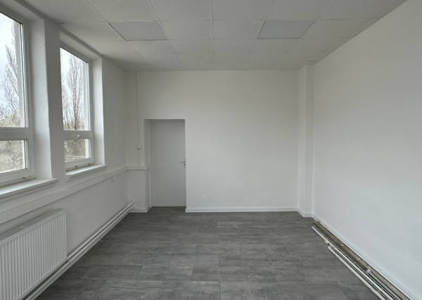 Skladovo prevádzkový priestor na prenájom - 166 m2, Odborárska ul.