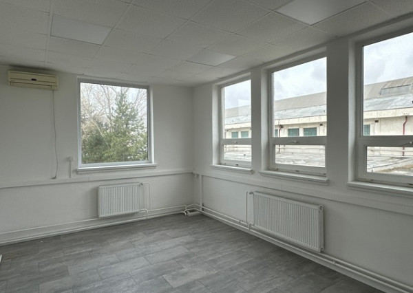 Skladovo prevádzkový priestor na prenájom - 166 m2, Odborárska ul.