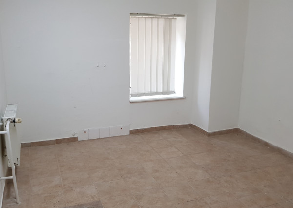 Prenajmem 15m2 kancelária v centre - Nitra, Podzámska ulica.