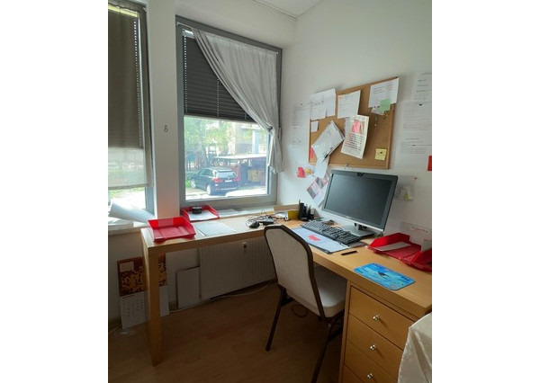 Obchodný priestor s parkovaním na prenájom - 210 m2, ul. Kozia