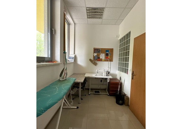 Obchodný priestor s parkovaním na prenájom - 210 m2, ul. Kozia