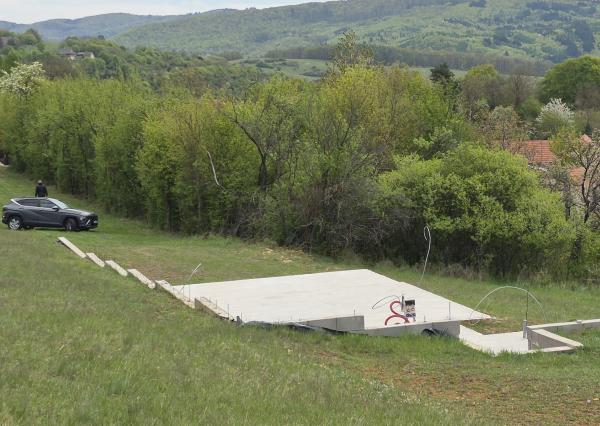 Predám stavebný pozemok Jedľové Kostoľany + stavebné povolenie.