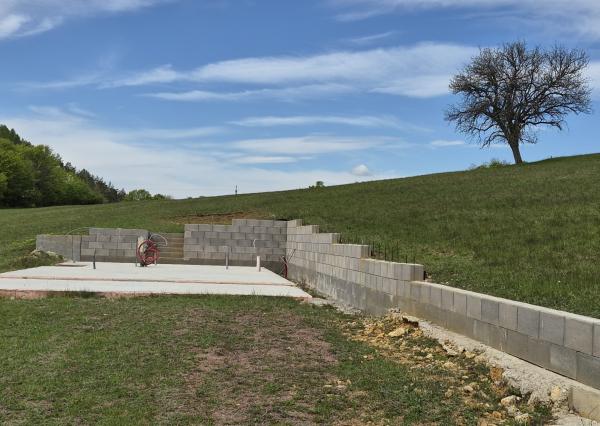 Predám stavebný pozemok Jedľové Kostoľany + stavebné povolenie.