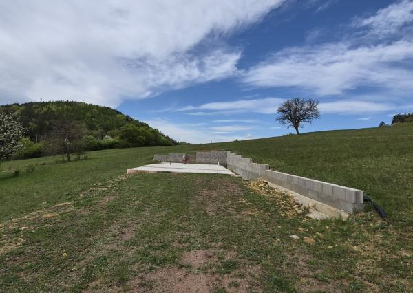 Predám stavebný pozemok Jedľové Kostoľany + stavebné povolenie.