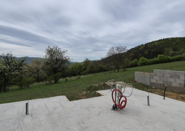 Predám stavebný pozemok Jedľové Kostoľany + stavebné povolenie.