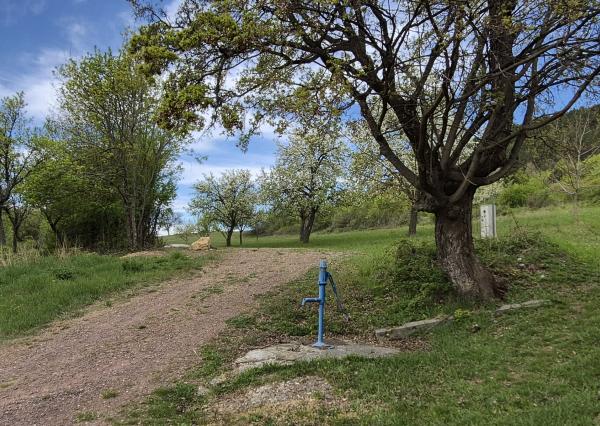 Predám stavebný pozemok Jedľové Kostoľany + stavebné povolenie.