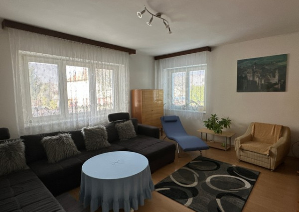 Podpivničený 3i dom s veľkým pozemkom vo Vajnoroch