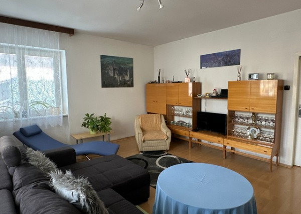 Podpivničený 3i dom s veľkým pozemkom vo Vajnoroch