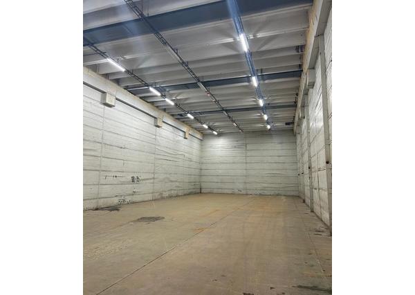 Skladový priestor na prenájom - 361 m2, ul. Na Pántoch