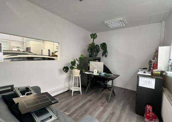 Skladovo-servisný priestor na prenájom - 94,5 m2, Bajkalská ul