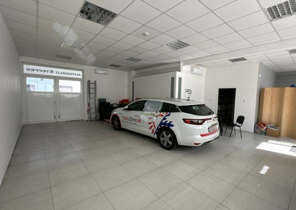 Obchodno-servisný priestor na prenájom – 72 m2, Bajkalská ul.
