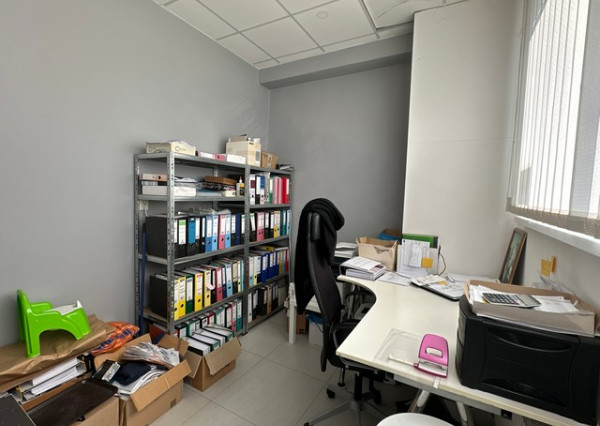 Obchodno-servisný priestor na prenájom – 72 m2, Bajkalská ul.