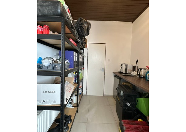 Obchodno-servisný priestor na prenájom – 72 m2, Bajkalská ul.