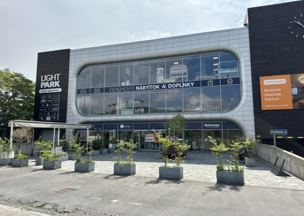 Obchodné priestory so zvýhodneným nájomným na prenájom - od 90 m2, Račianska ul.