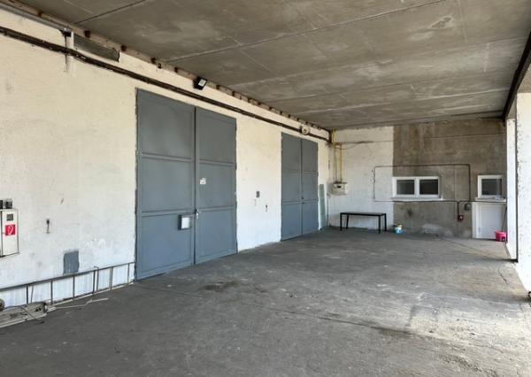 Skladovací priestor na prenájom - 300-600 m2, Kopčianska ul.