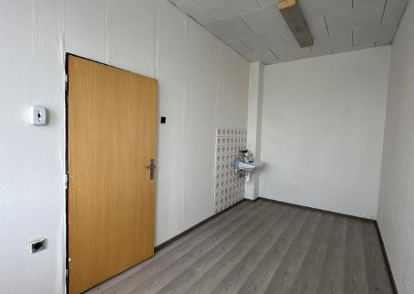 Kancelárie s umývadlom na prenájom - od 13 m2, Nádražná ul.