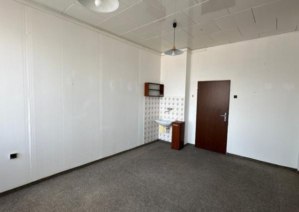 Kancelárie s umývadlom na prenájom - od 13 m2, Nádražná ul.