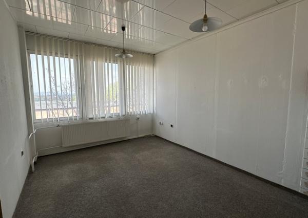Kancelárie s umývadlom na prenájom - od 13 m2, Nádražná ul.