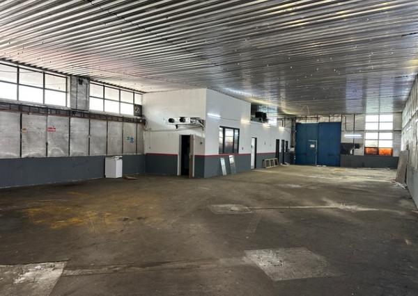 Priestory pre autoservis, sklad alebo ľahkú výrobu - 300 m2, Púchovská ul.