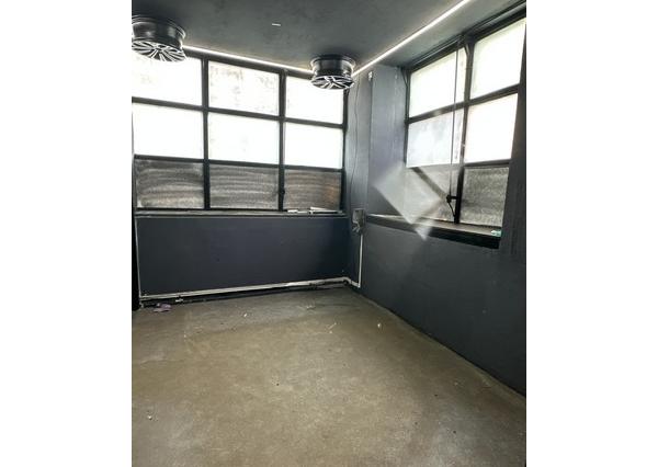 Priestory pre autoservis, sklad alebo ľahkú výrobu - 300 m2, Púchovská ul.