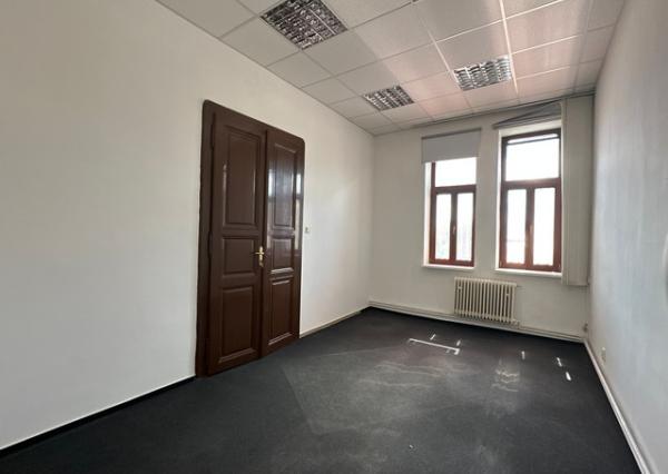 Kancelárske priestory na prenájom - od 103 m², Šafárikovo námestie