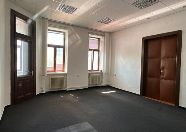 Kancelárske priestory na prenájom - od 103 m², Šafárikovo námestie