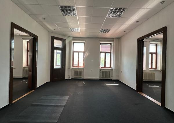 Kancelárske priestory na prenájom - od 103 m², Šafárikovo námestie