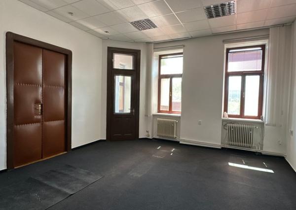Kancelárske priestory na prenájom - od 103 m², Šafárikovo námestie