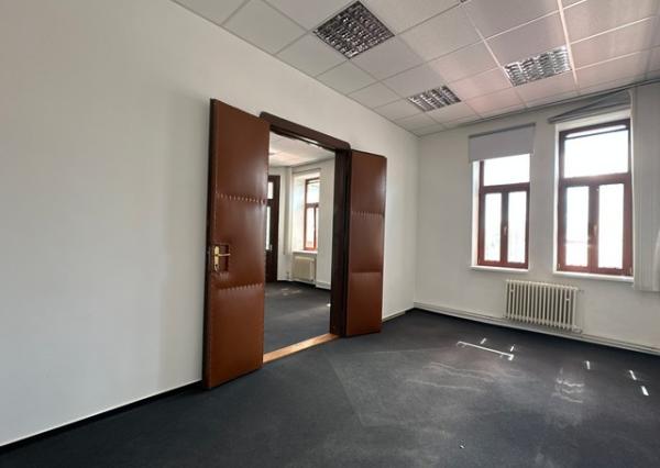 Kancelárske priestory na prenájom - od 103 m², Šafárikovo námestie