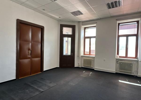 Kancelárske priestory na prenájom - od 103 m², Šafárikovo námestie